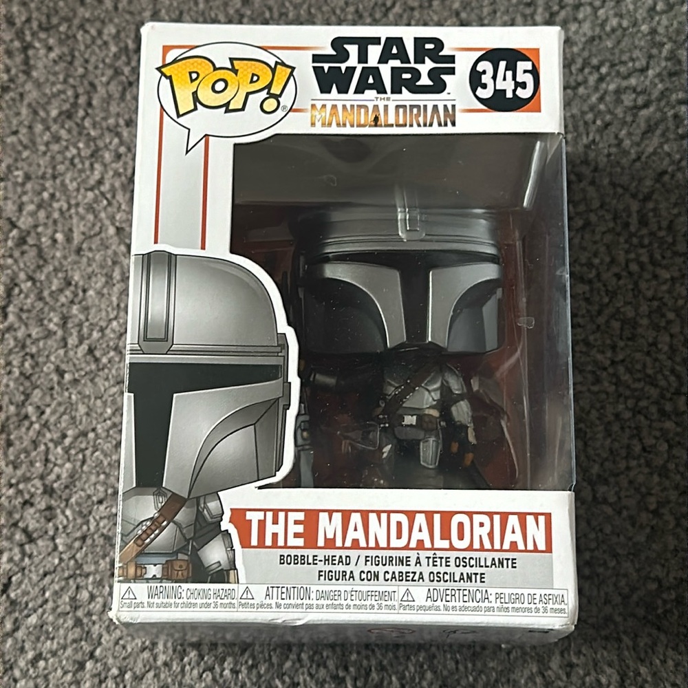 STAR WARS DISNEY The Mandalorian FUNKO POP Figure NWT